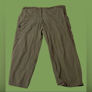 Liz Claiborne womens vintage green olive capris 20W